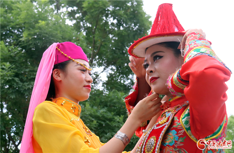 “石榴杯”甘肅省民族團結(jié)進(jìn)步創(chuàng)建“一廊一區(qū)一帶”行動文藝巡演幕后花絮（組圖）