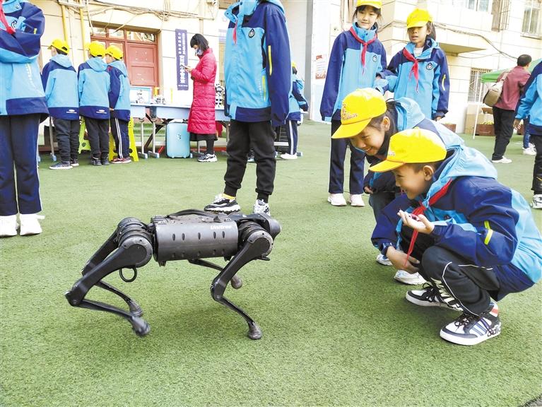 蘭州安西路小學(xué)“STEM種子?！苯遗?>
        </a><em>蘭州安西路小學(xué)“STEM種子?！苯遗?/em></li>
    <li><a  target=