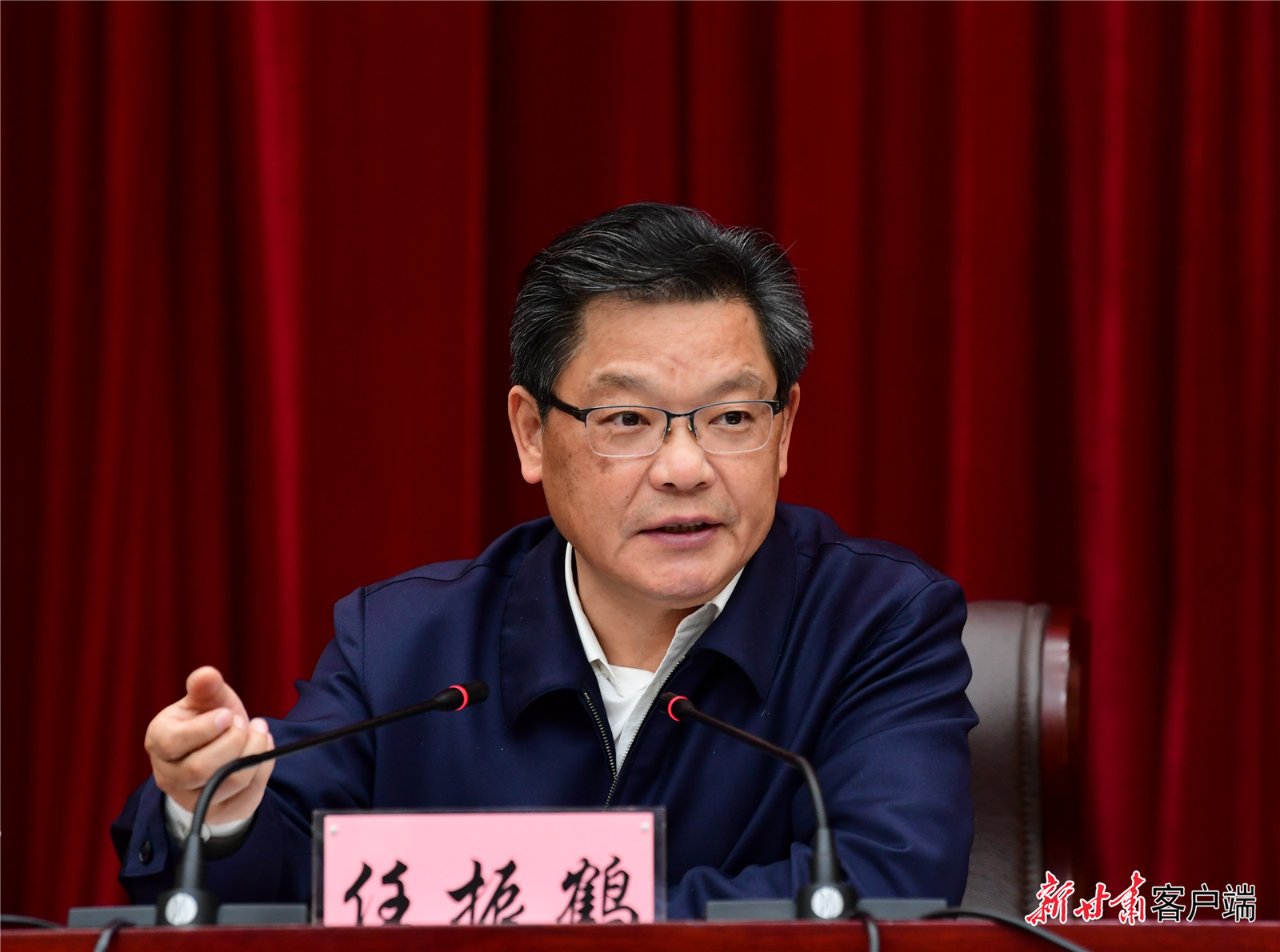 任振鶴在全省新型城鎮(zhèn)化工作推進(jìn)會(huì)議上強(qiáng)調(diào)：凝心聚力抓落實(shí)、蹄疾步穩(wěn)向前進(jìn)，奮力推進(jìn)新型城鎮(zhèn)化建設(shè)再上新臺(tái)階